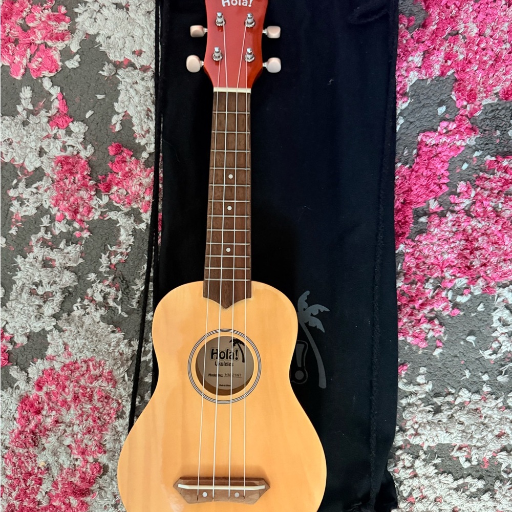 Hola! Ukulele with Case